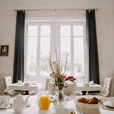 Le Petit Château De Célestine Segonzac (Charente)