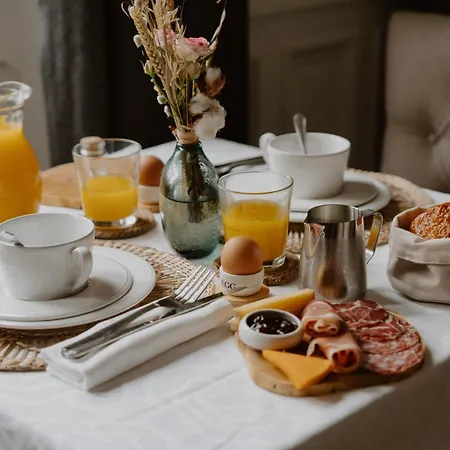 Le Petit Château De Célestine Casa de hóspedes *