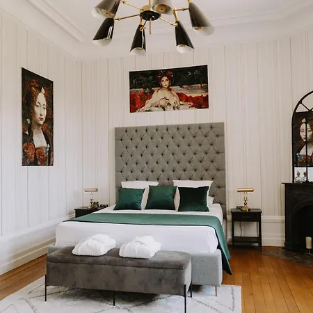 Le Petit Château De Célestine Casa de hóspedes