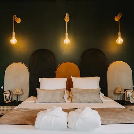 Le Petit Château De Célestine Casa de hóspedes Segonzac (Charente)