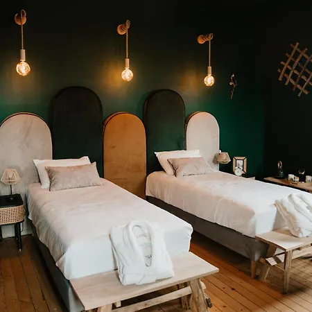 Le Petit Château De Célestine Casa de hóspedes *