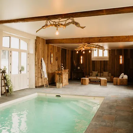 Le Petit Château De Célestine Casa de hóspedes Segonzac (Charente)