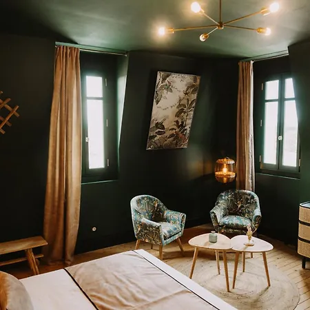 Casa de hóspedes Le Petit Château De Célestine *